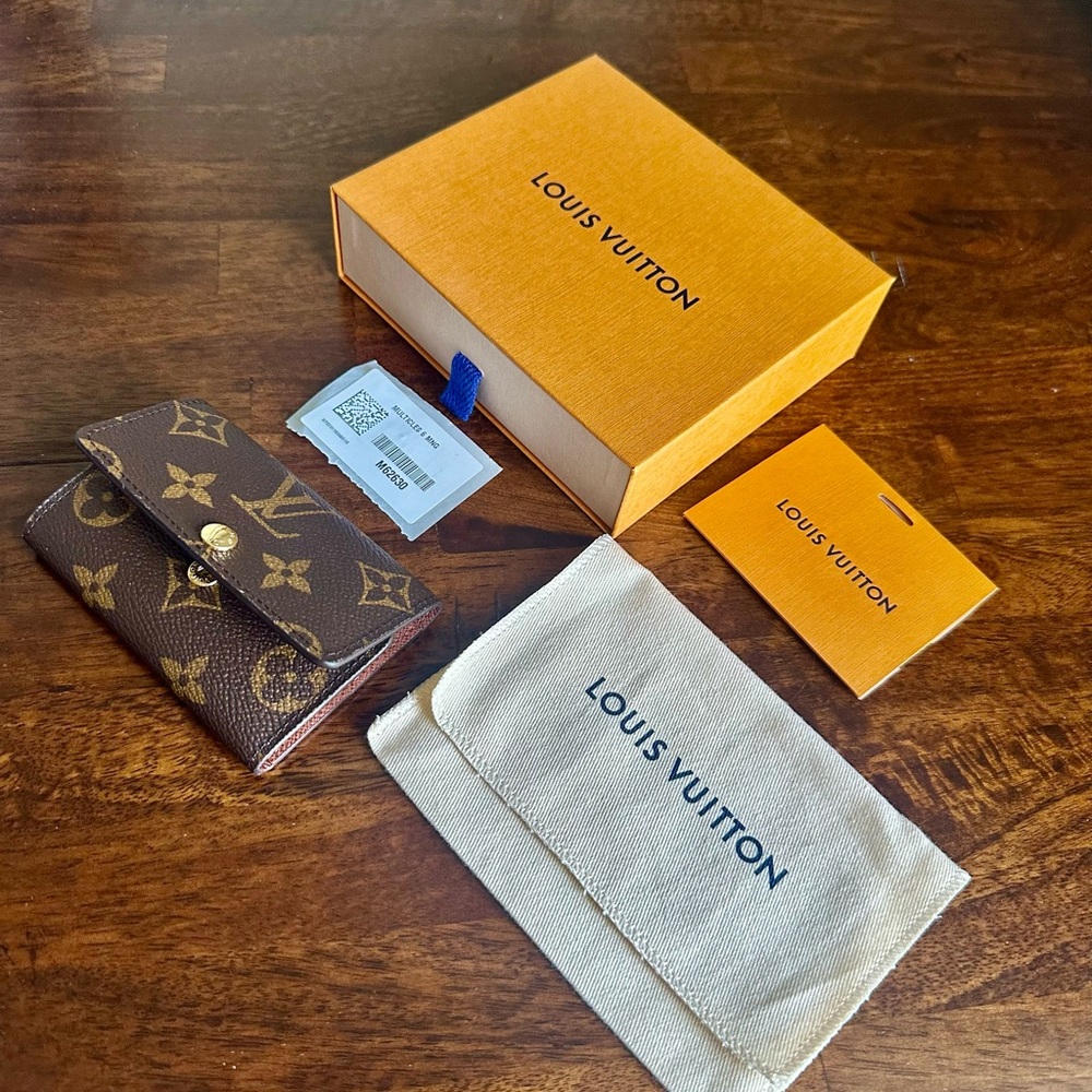 Authentic Louis Vuitton Gold and Brown Monogram key Wallet - Picture 5 of 7